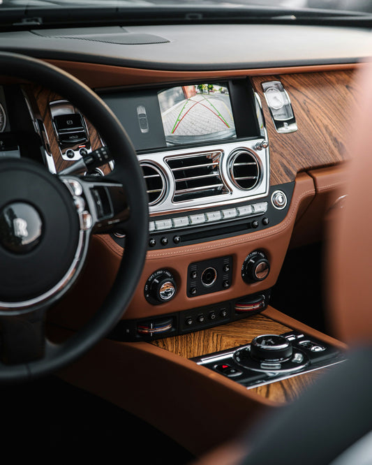 Less, but Better – De Filosofie Achter Tijdloze Auto Accessoires